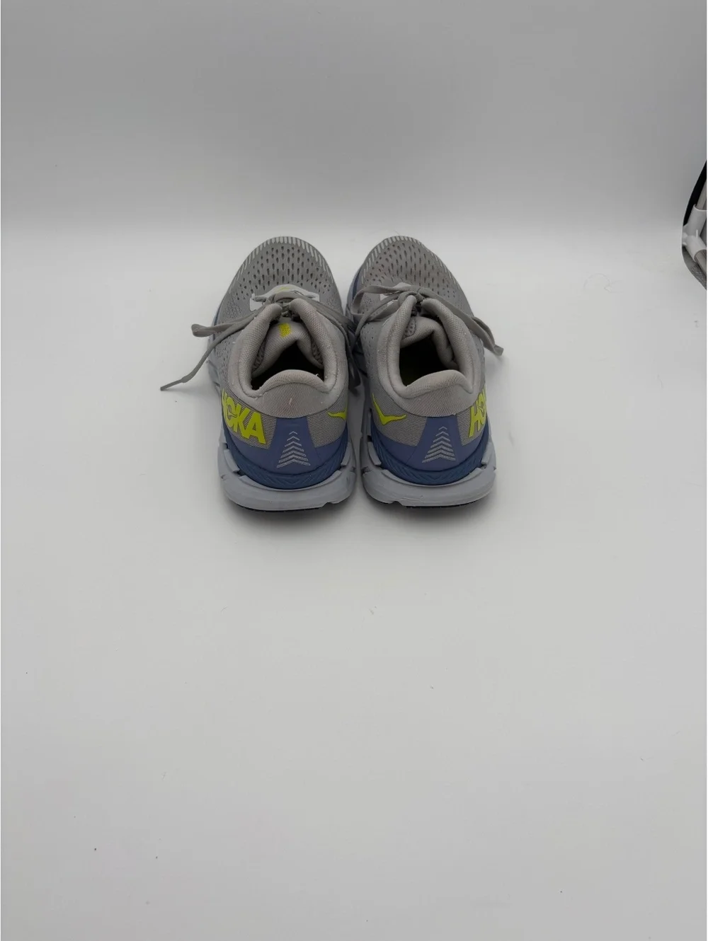 Hoka Clifton 7 $180 Woman’s 9 One One Gray Running Shoes with Yellow Logo